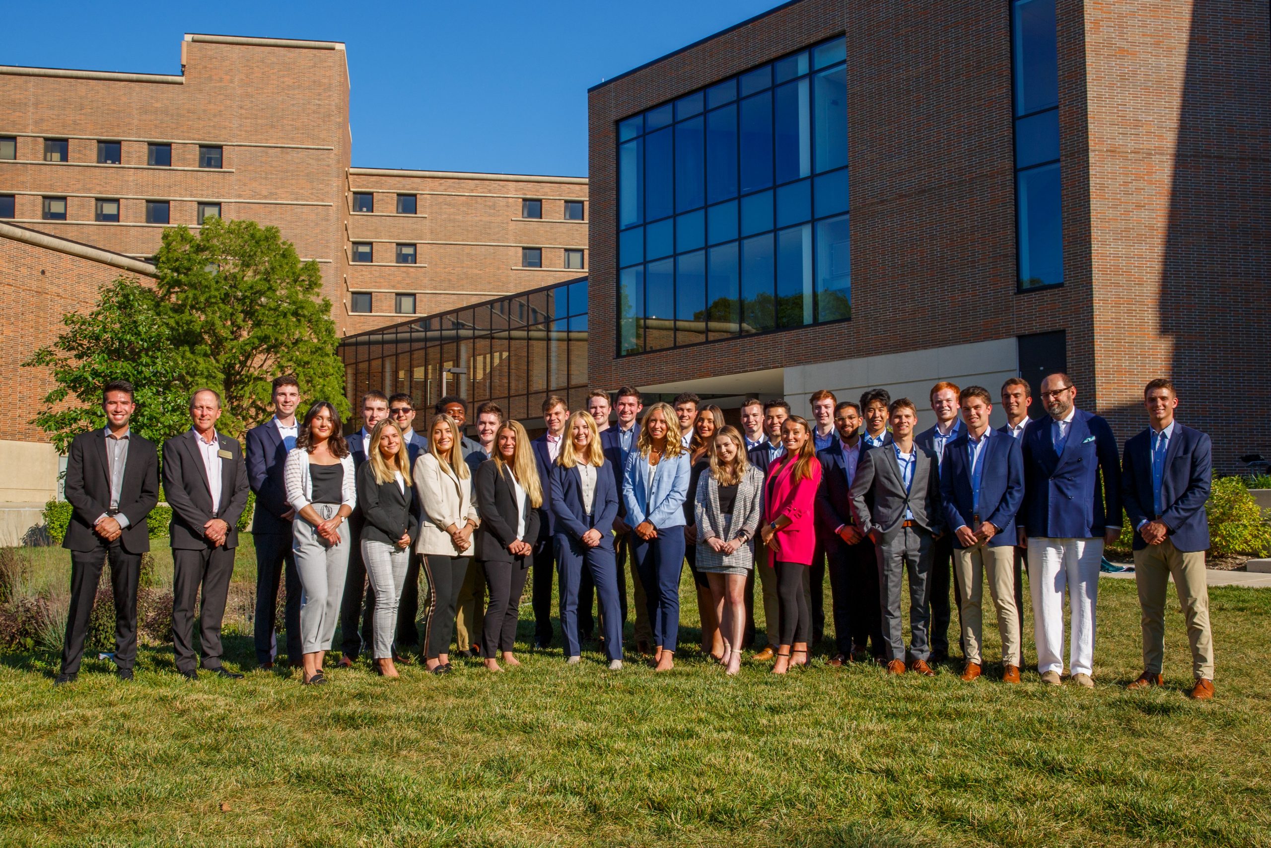 Group photo of Financial Markets Institute students 2021