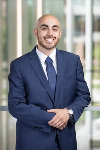 Hispanic MBA student Leonardo Dominguez headshot