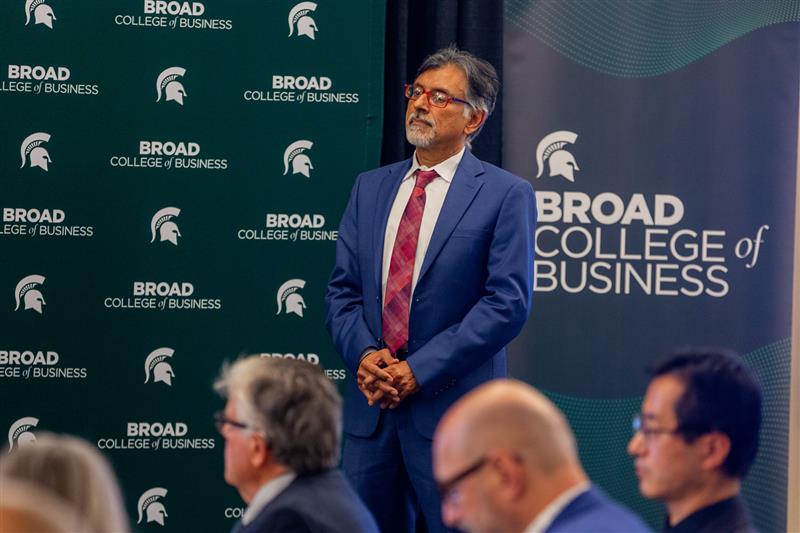 Suman Basuroy waiting for award