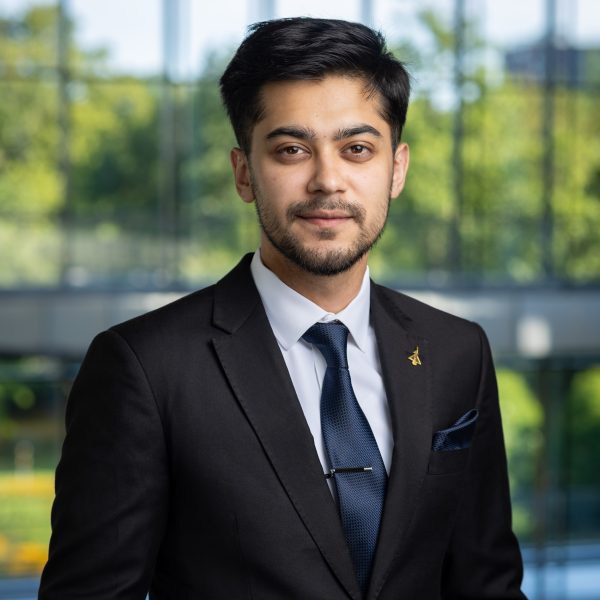 hamza noman headshot