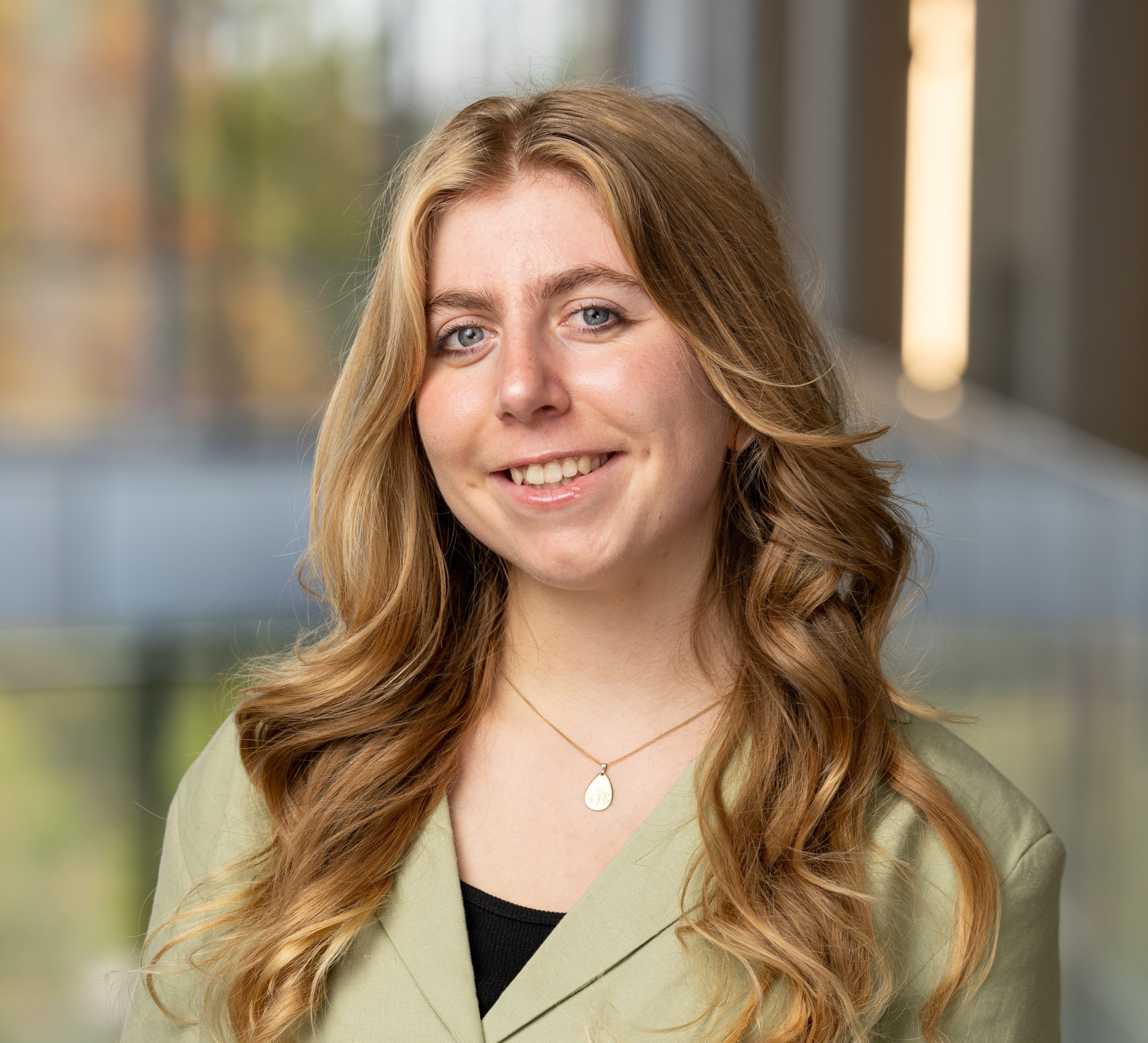 lauren foley headshot