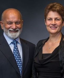 Shashikant (Shashi) Gupta (MBA '75) and Margaret Gupta.