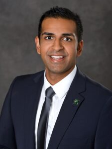 Professional headshot of Varun Garla, full-time MBA student in the Class of 2021